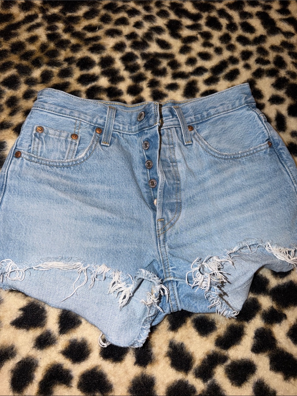 LEVIS light Wash Denim High-Rise Frayed Hem Women's Shorts